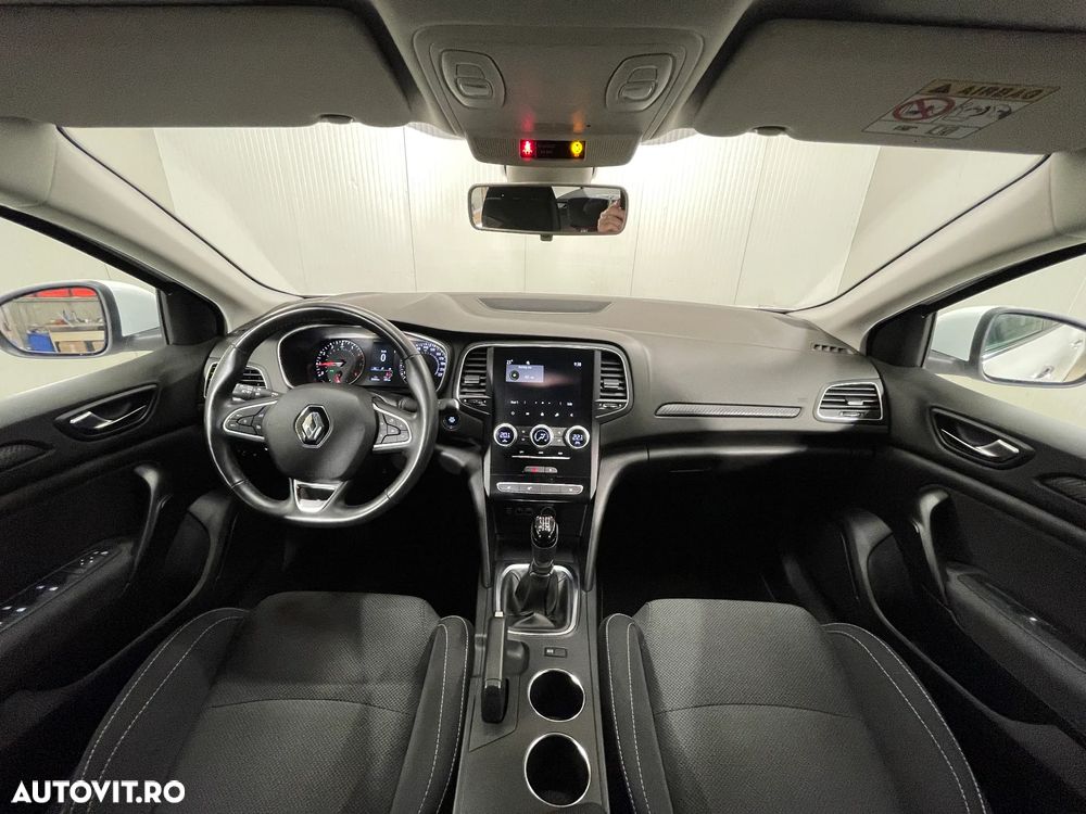 Renault Megane TCe 140 GPF Equilibre - 8