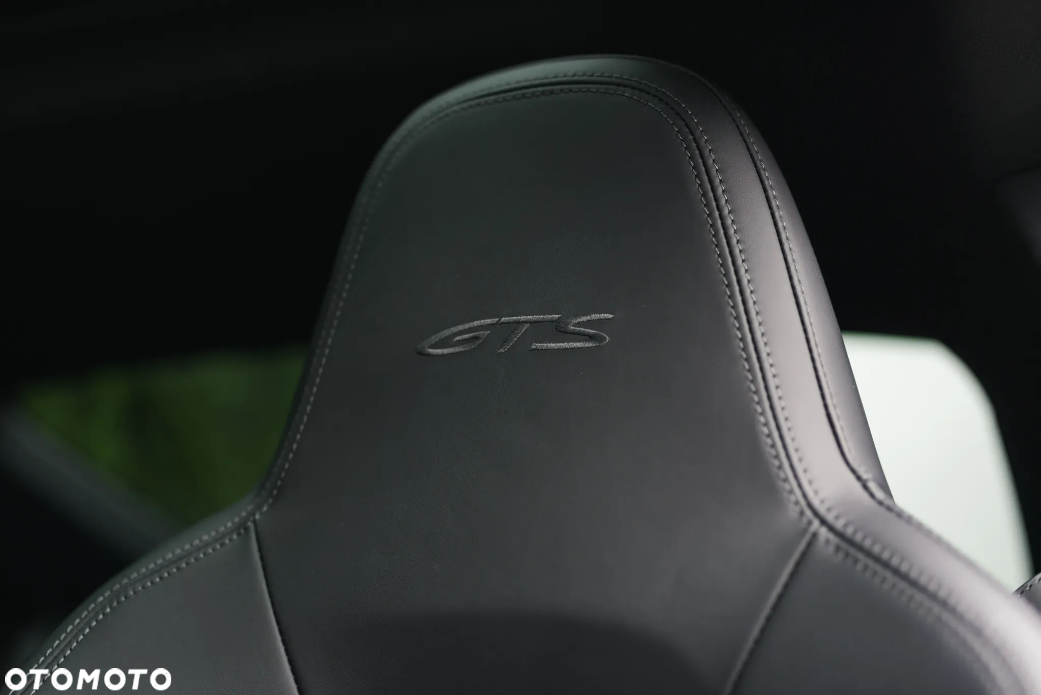 Porsche 911 Carrera 4 GTS - 33