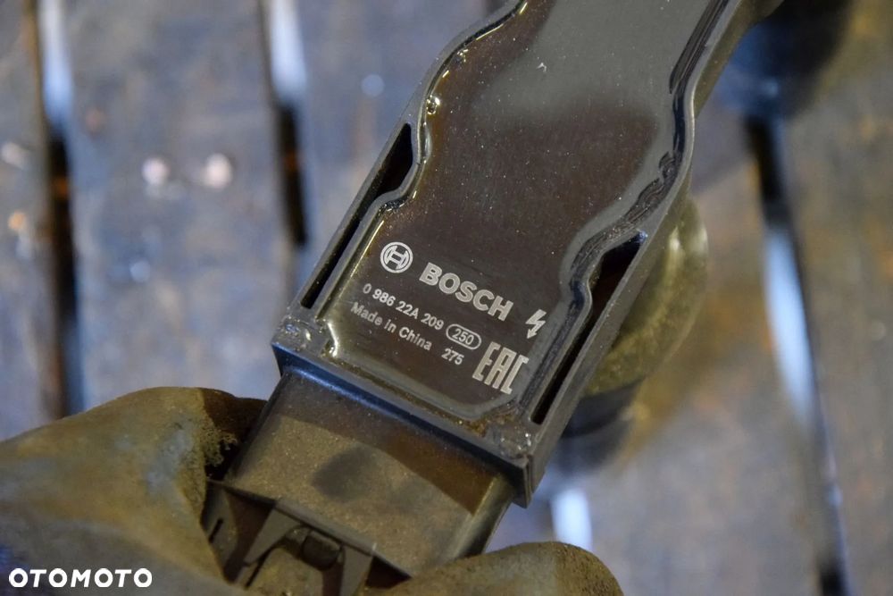 Opel Zafira B Astra H Vectra 1.8 Z18XER Cewka zapłonowa Bosch 098622A209 - 3