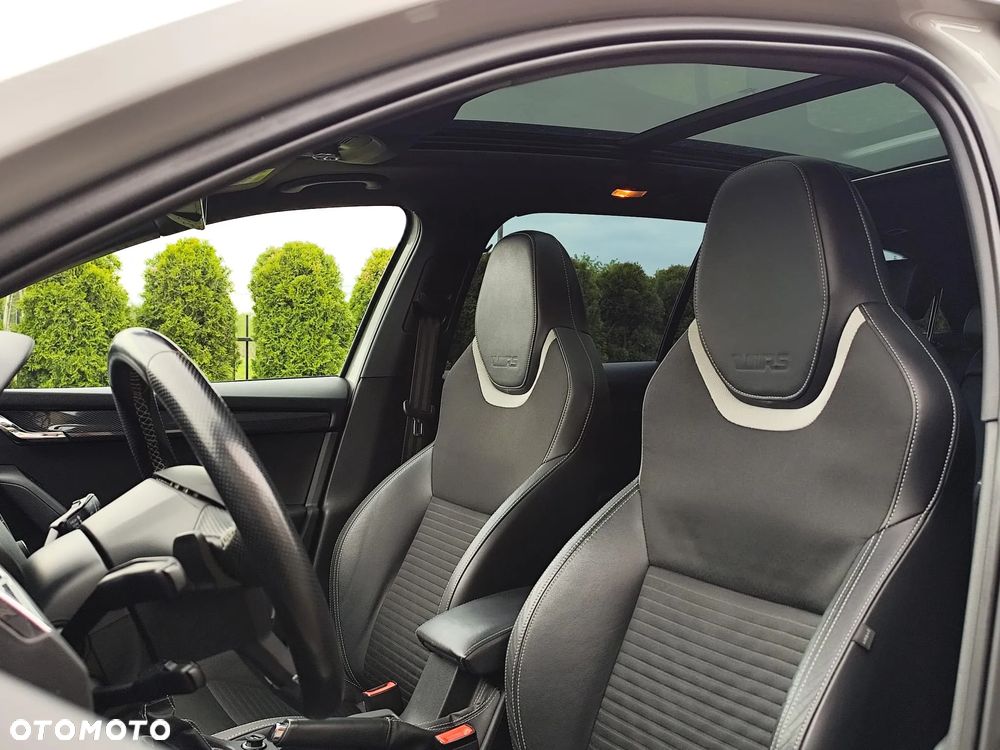 Skoda Octavia 2.0 TDI DSG RS - 11