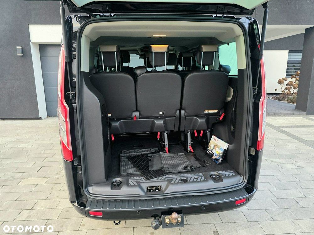 Ford Tourneo Custom - 12