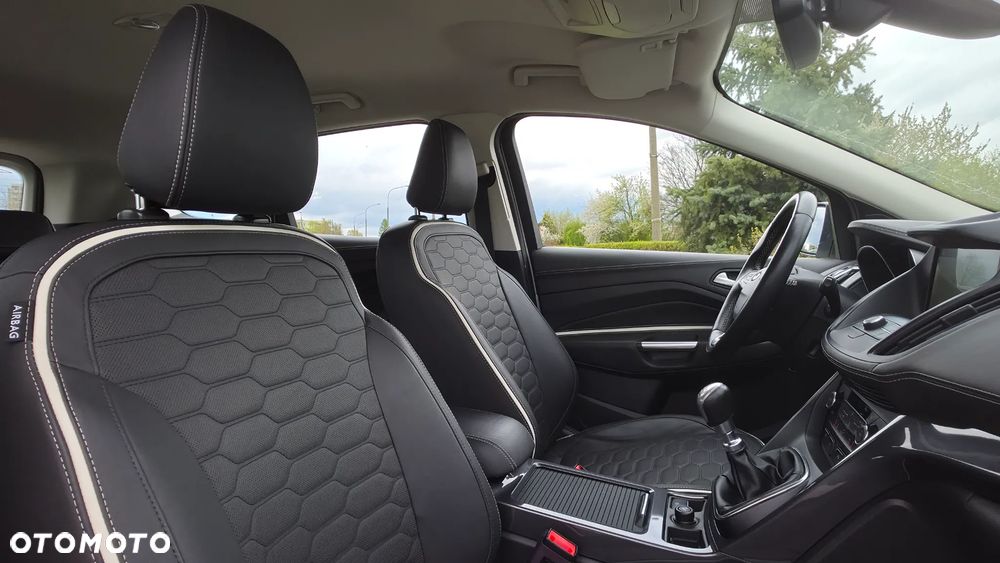 Ford Kuga - 24