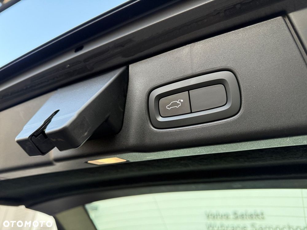 Volvo V90 Cross Country - 30