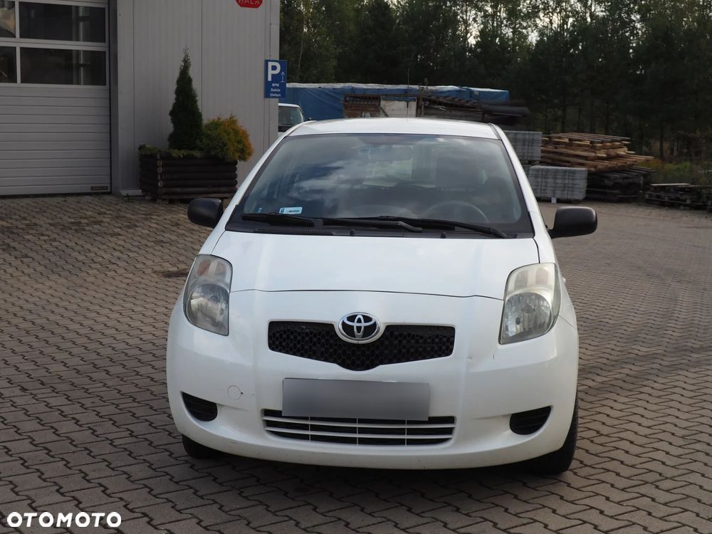 Toyota Yaris - 1