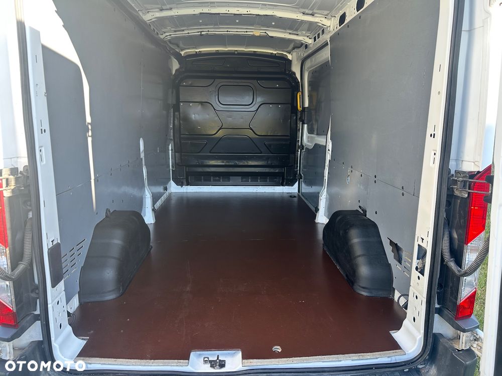 Ford Transit - 11