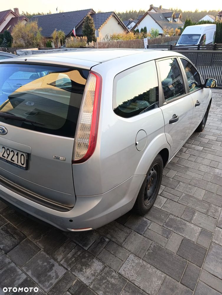 Ford Focus 1.6 TDCi Ambiente - 4