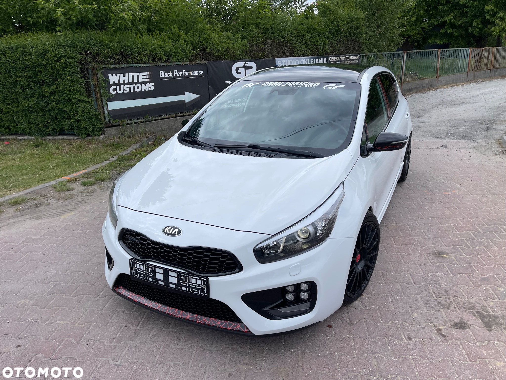 Kia Ceed 1.6 T-GDI GT-Track - 12
