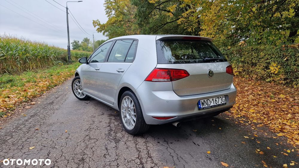Volkswagen Golf - 6