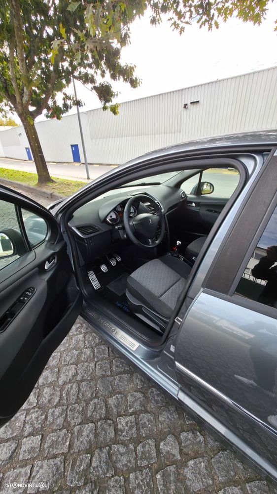 Peugeot 207 2011 photo 5