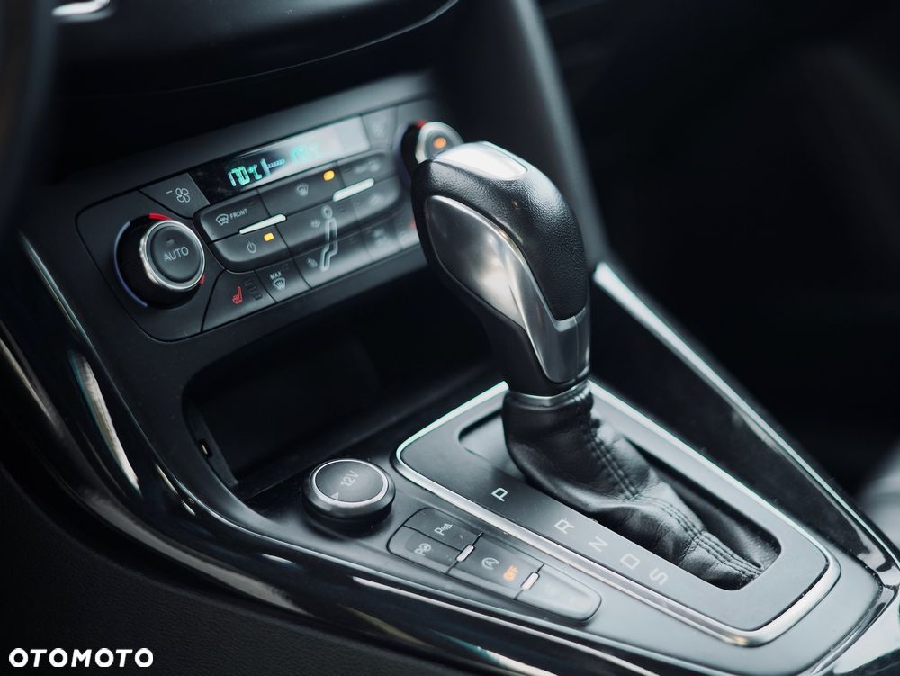 Ford Focus 1.5 EcoBoost Start-Stopp-System ST-LINE - 4