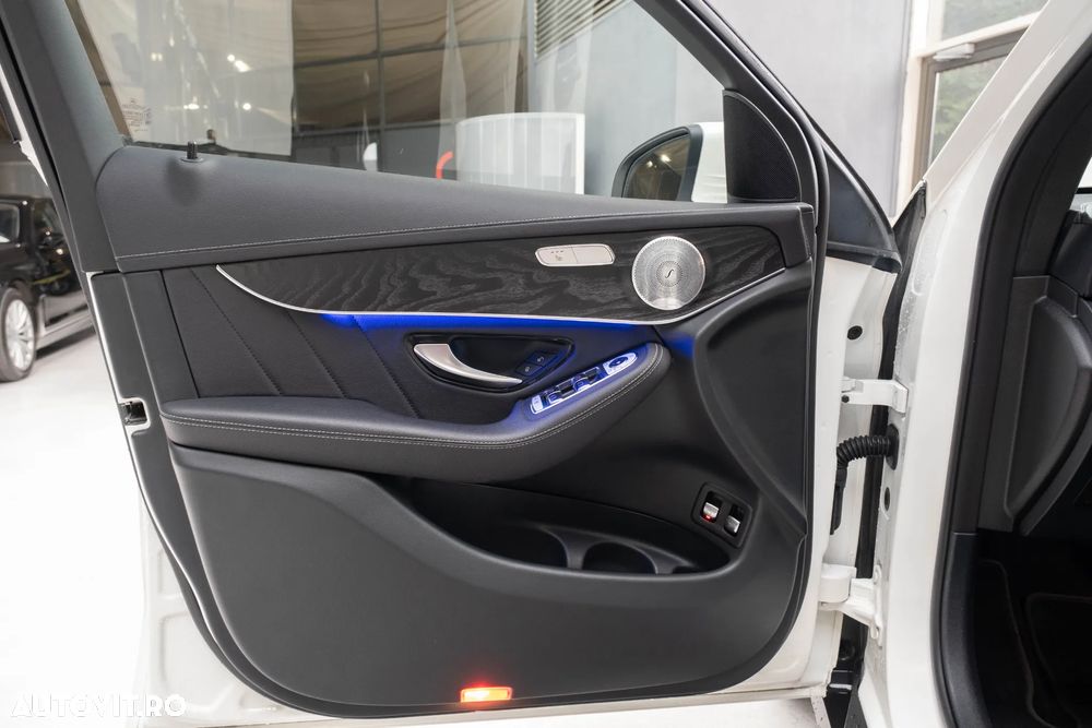 Mercedes-Benz GLC Coupe 300 4MATIC MHEV - 18