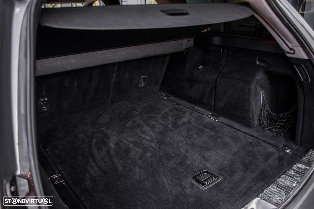 Mercedes-Benz E 220 BlueTEC 9G-TRONIC - 30