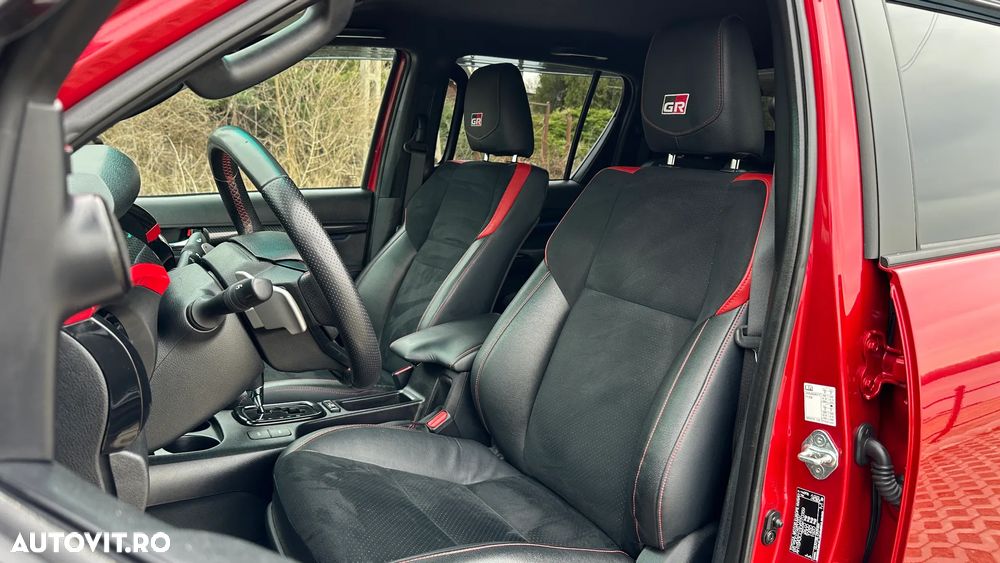 Toyota Hilux 2.8D 204CP 4x4 Double Cab AT GR Sport II - 13