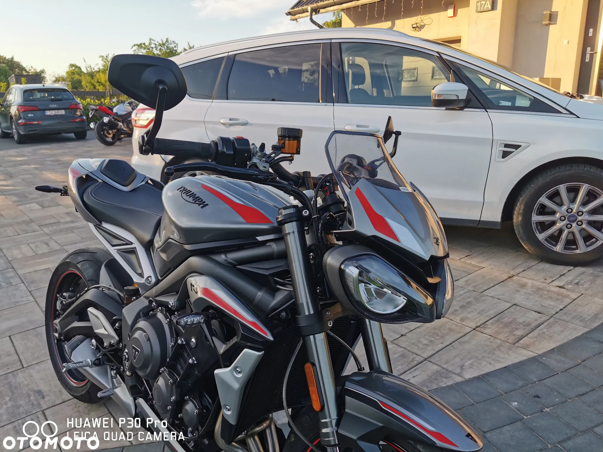 Triumph Street Triple - 12