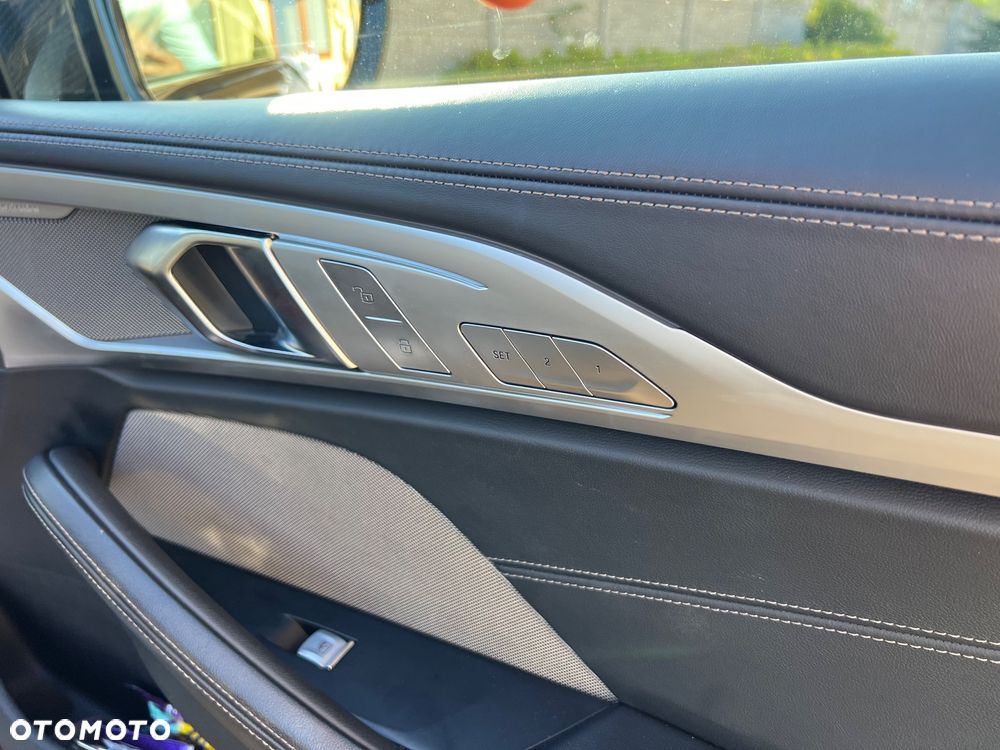 BMW Seria 8 - 29