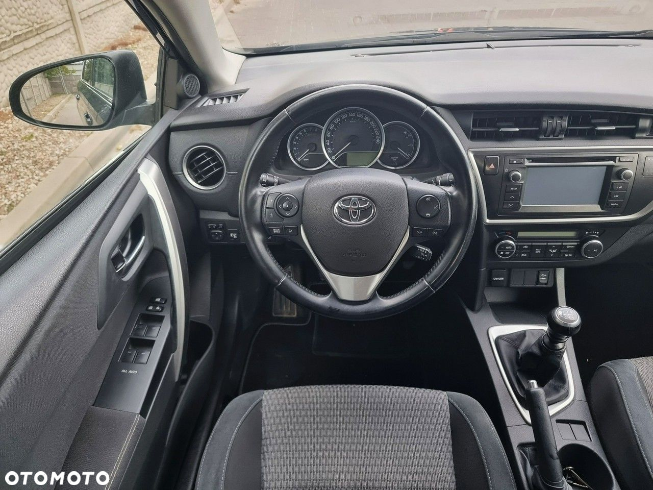 Toyota Auris - 13