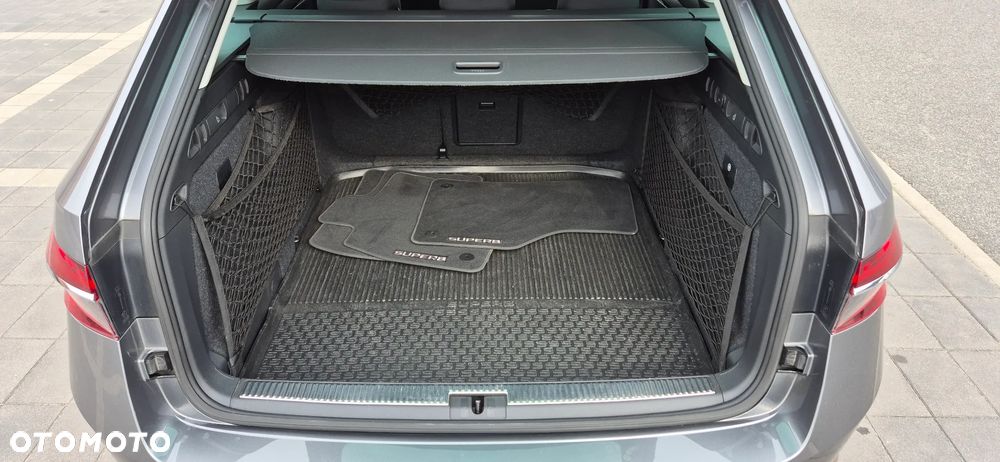 Skoda Superb 2.0 TDI SCR Style DSG - 10