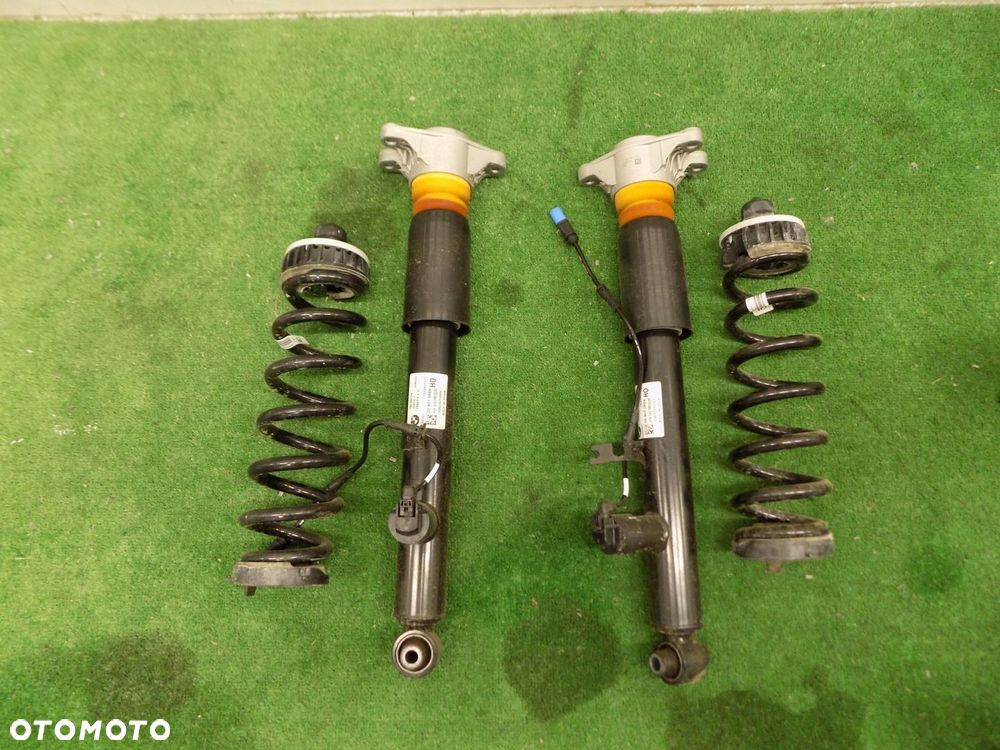 BMW G26 AMORTYZATOR TYŁ SPRĘŻYNA 6889315 - 2