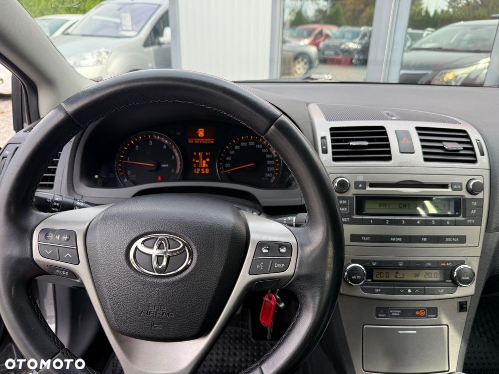Toyota Avensis - 9