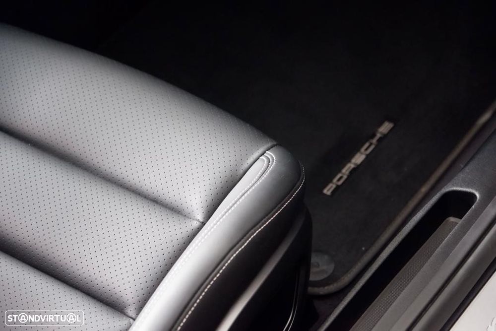 Porsche 911 (992) Carrera S PDK - 17