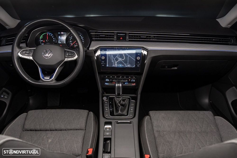 VW Passat Variant - 12