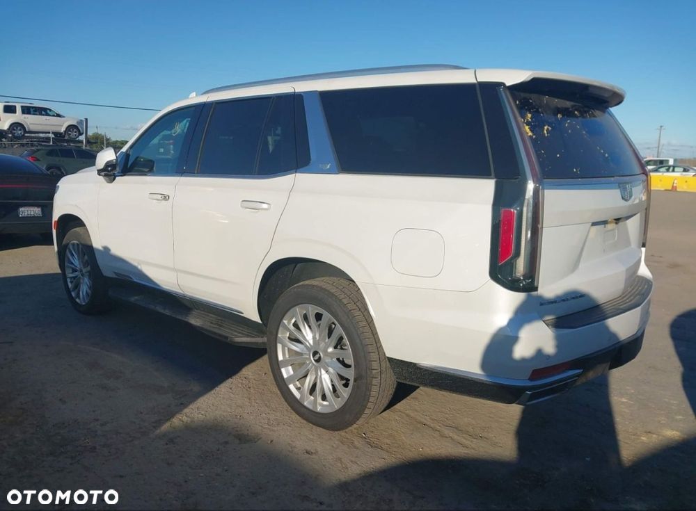 Cadillac Escalade - 5