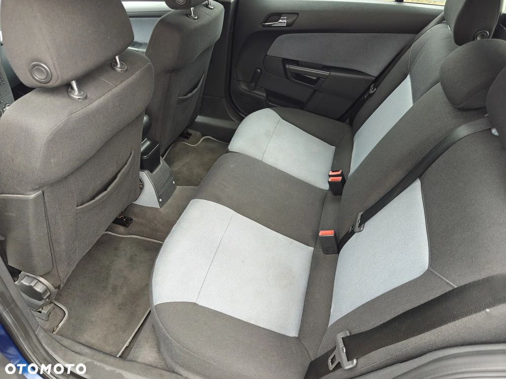 Opel Astra 1.9 CDTI Essentia - 2