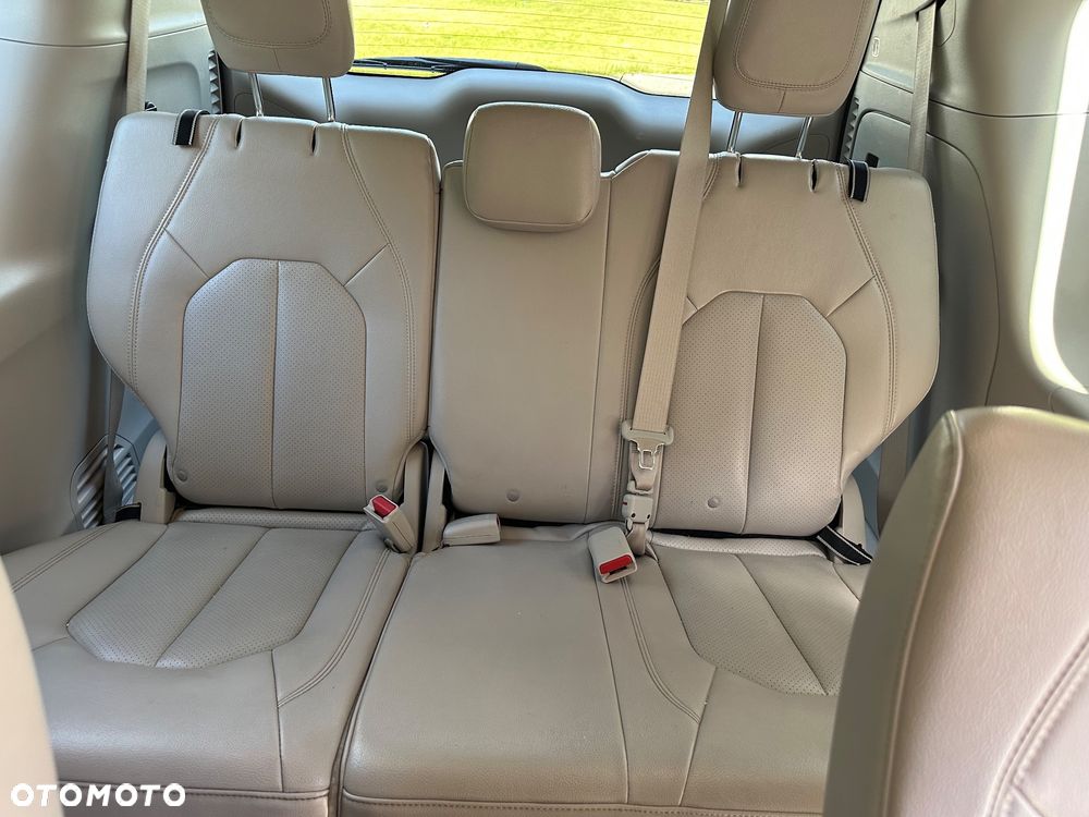 Chrysler Pacifica - 28