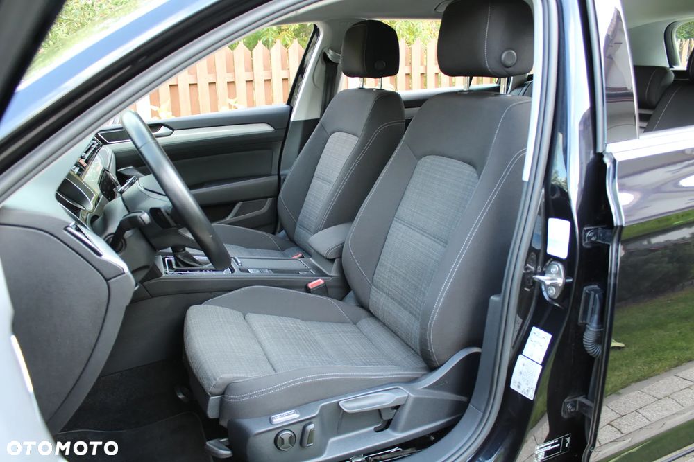 Volkswagen Passat 2.0 TSI Business DSG - 17
