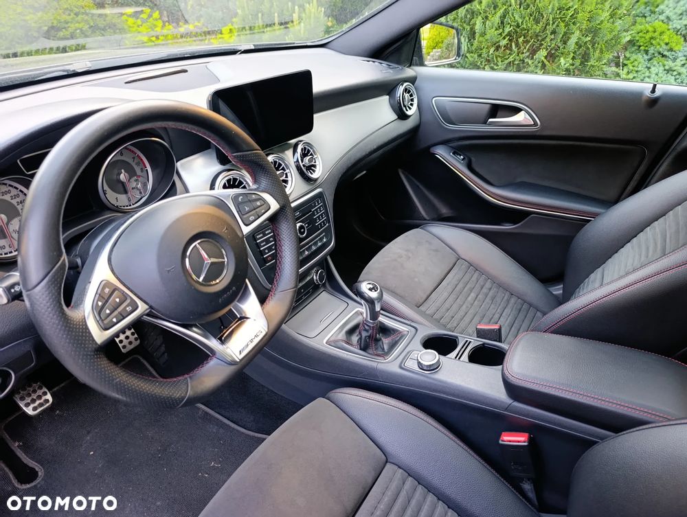 Mercedes-Benz GLA 250 AMG Line - 23
