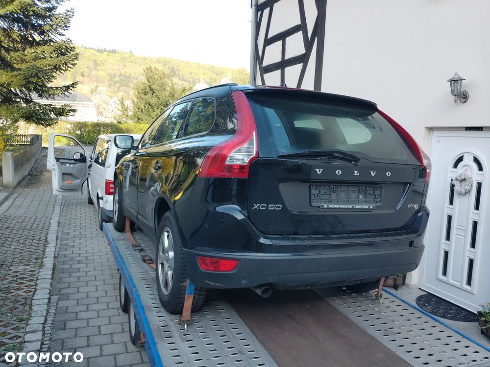Volvo XC 60 D3 Momentum - 4