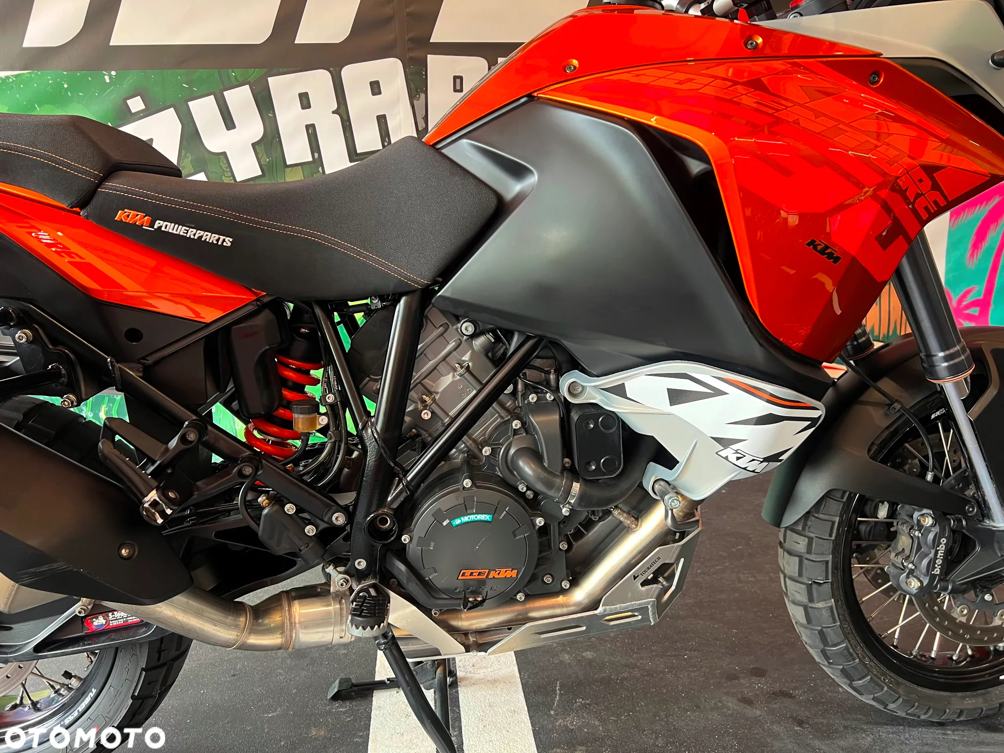 KTM Adventure - 11