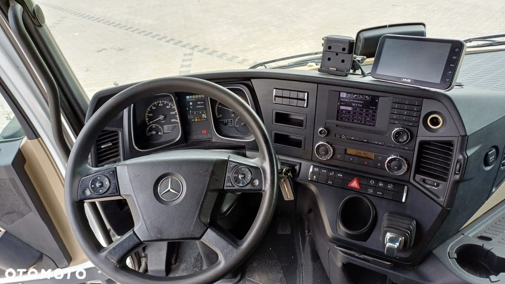 Mercedes-Benz Actros - 10