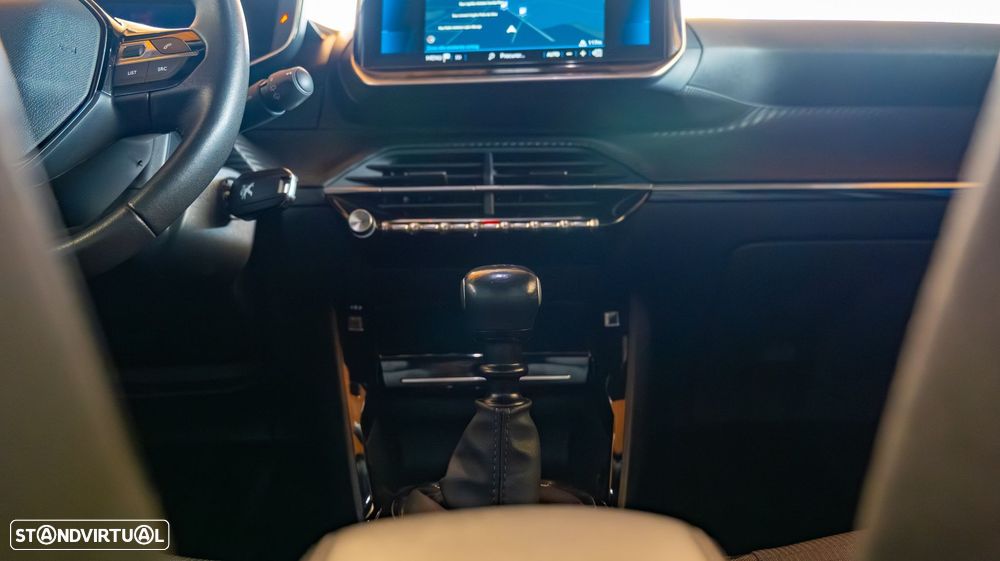 Peugeot 2008 1.2 PureTech Allure Pack - 17