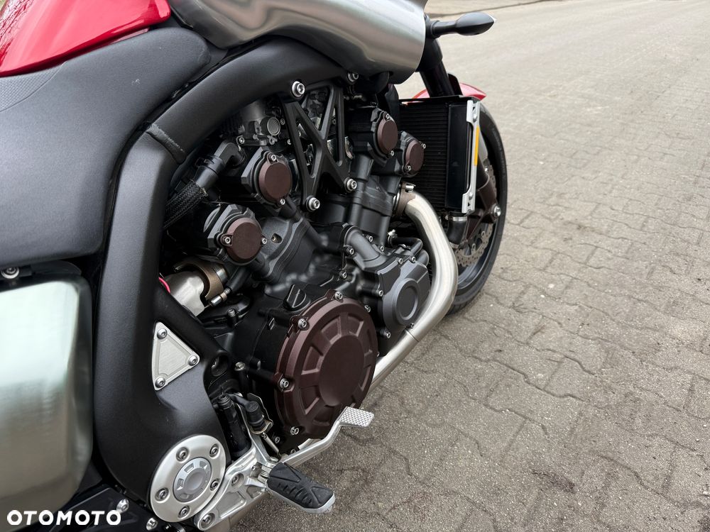 Yamaha V-MAX - 17