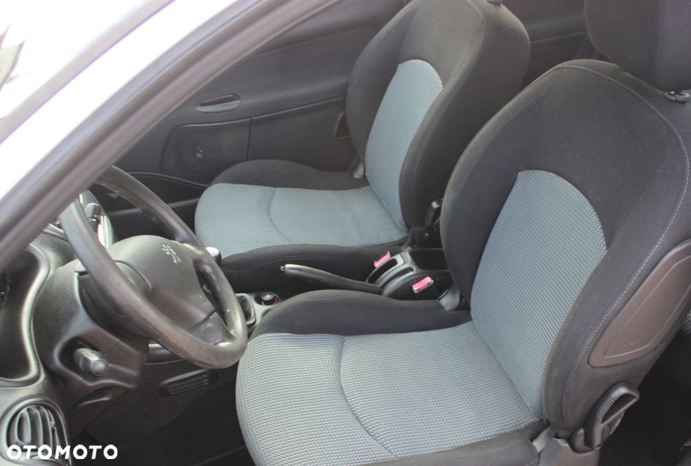 Peugeot 206 - 4