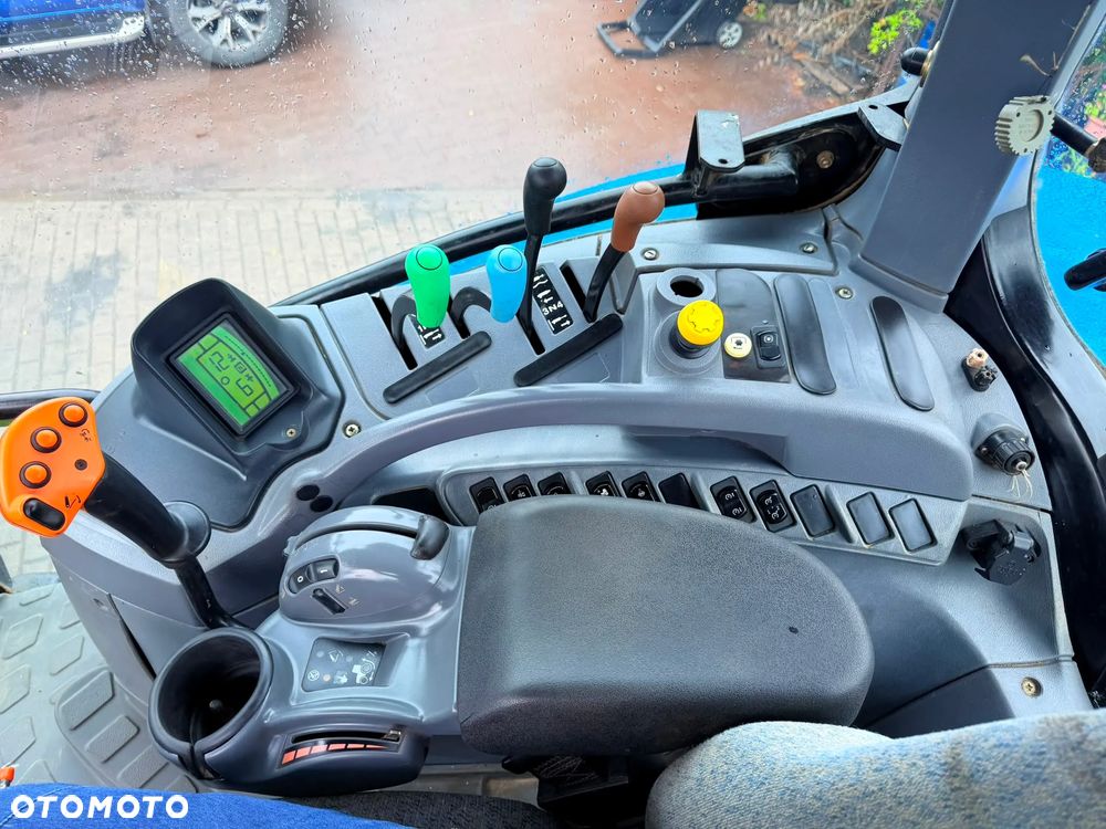 New Holland T 7050 - 19