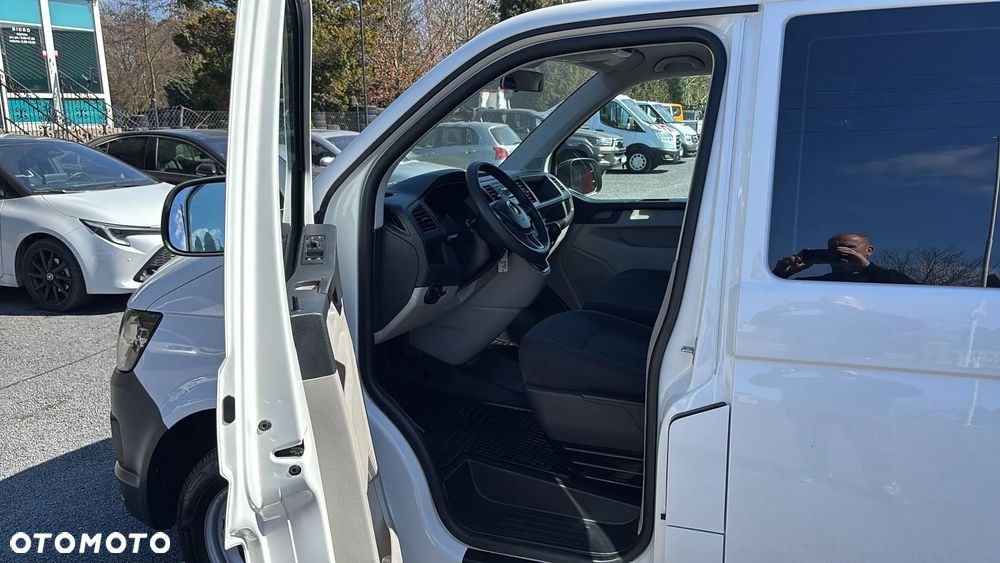 Volkswagen Transporter - 11