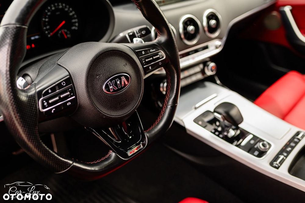 Kia Stinger 2.0 T-GDI GT Line - 19