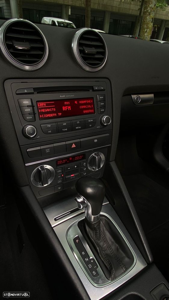Audi A3 Cabrio 2.0 TDi Sport S tronic - 32