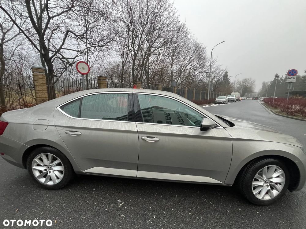 Skoda Superb ver-1-8-tsi-ambition-dsg - 2