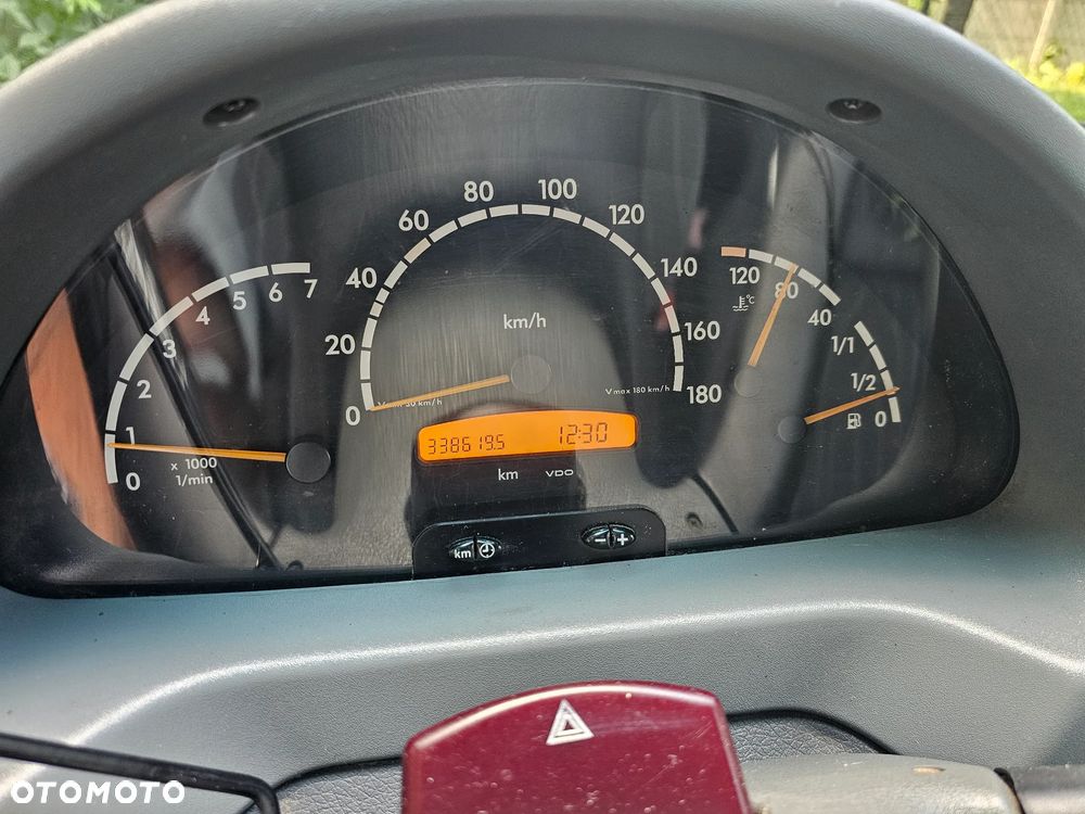 Mercedes-Benz Sprinter - 10