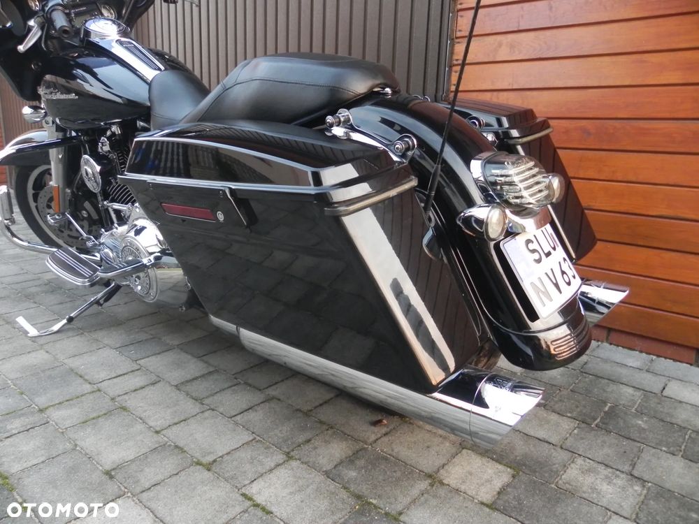 Harley-Davidson Touring Street Glide - 11