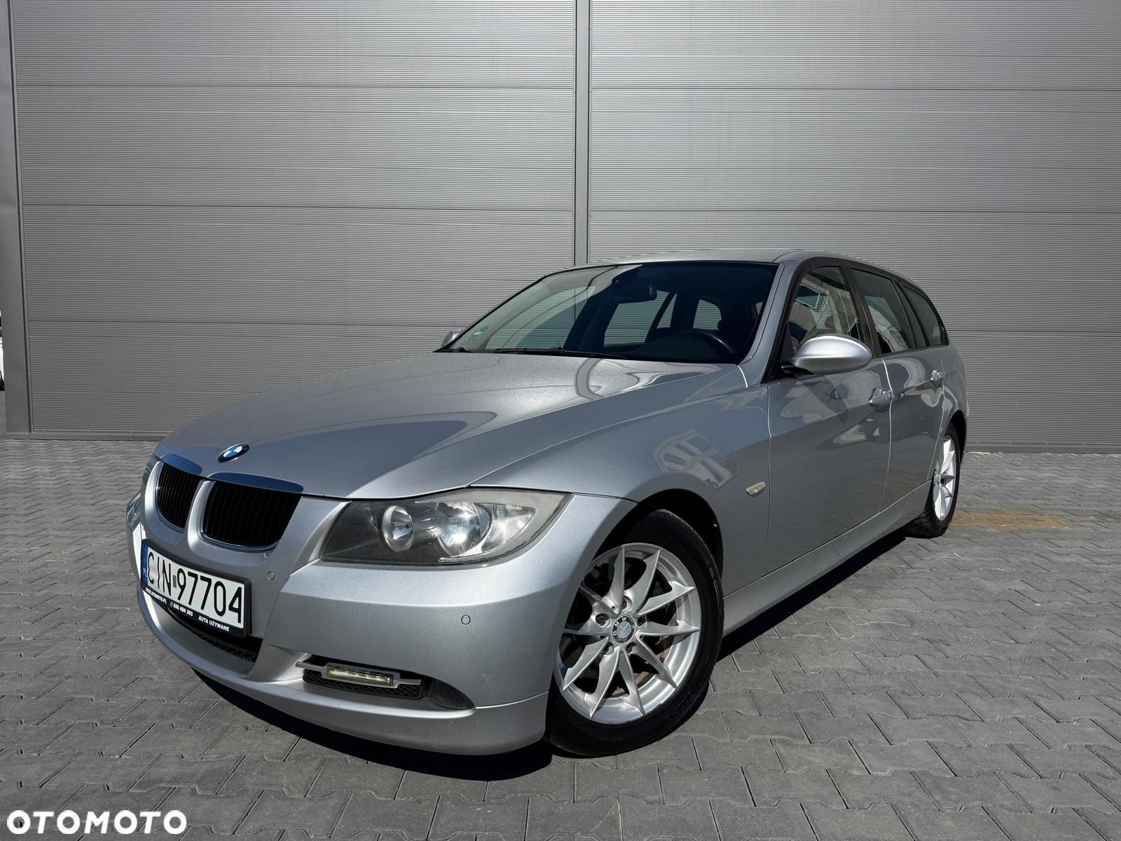 BMW Seria 3 318d Touring Advantage - 2