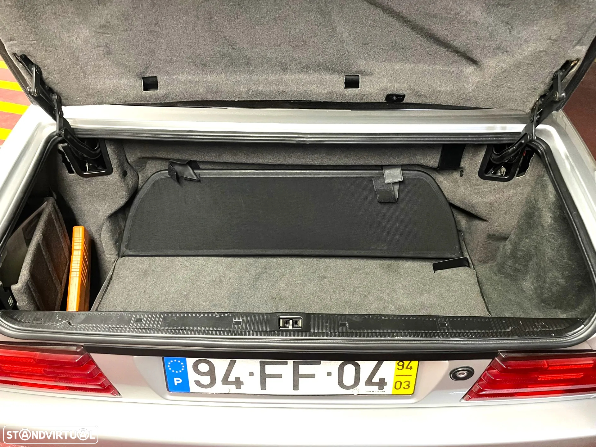 Mercedes-Benz SL 500 Standard - 16
