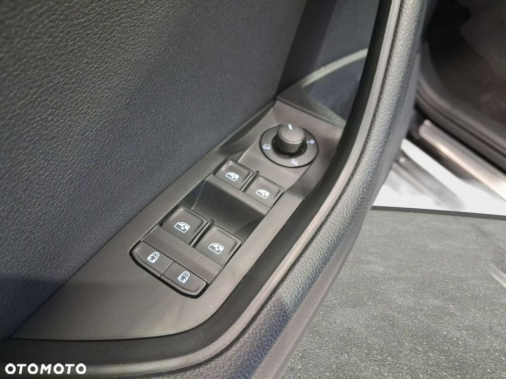 Skoda Superb 2.0 TDI SCR Ambition DSG - 14