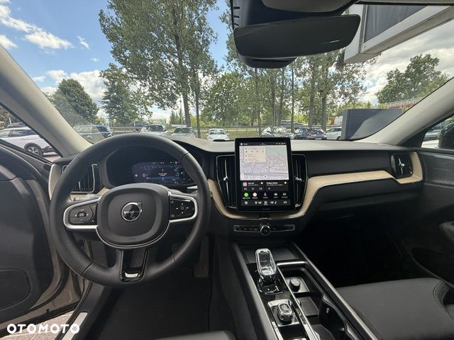 Volvo XC 60 B5 B AWD Plus Dark - 19