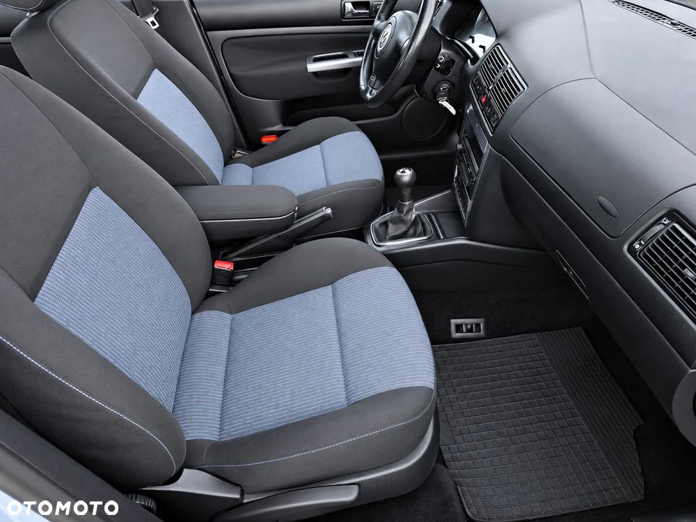 Volkswagen Golf - 19