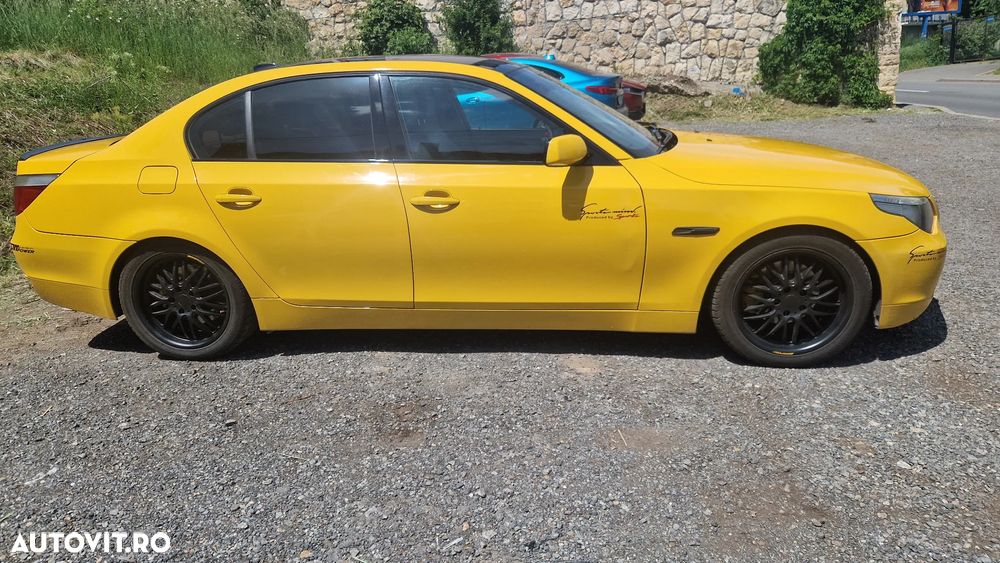 BMW Seria 5 520i - 4