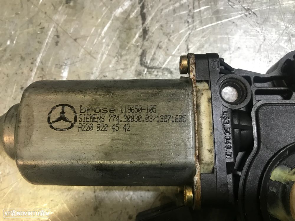 MOTOR DO ELEVADOR DO VIDRO MERCEDES C220 W203 - FRENTE DIREITO A2208204542 - 4